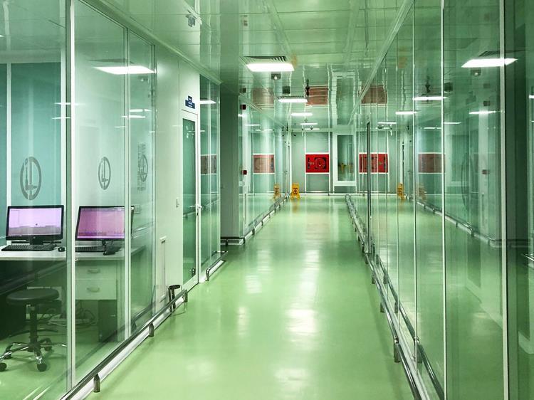 Cleanroom Glass Seperations